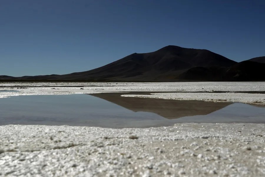Chile "está preparado" para "volver a liderar" la producción mundial de litio, dice Boric