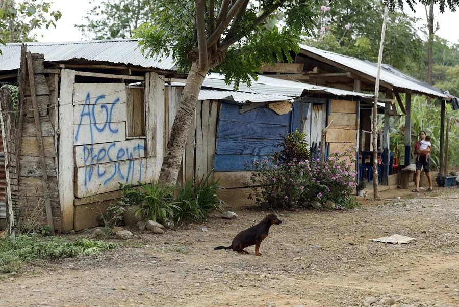 El Gobierno de Colombia dice que los diálogos con el Clan del Golfo siguen pese al freno anunciado