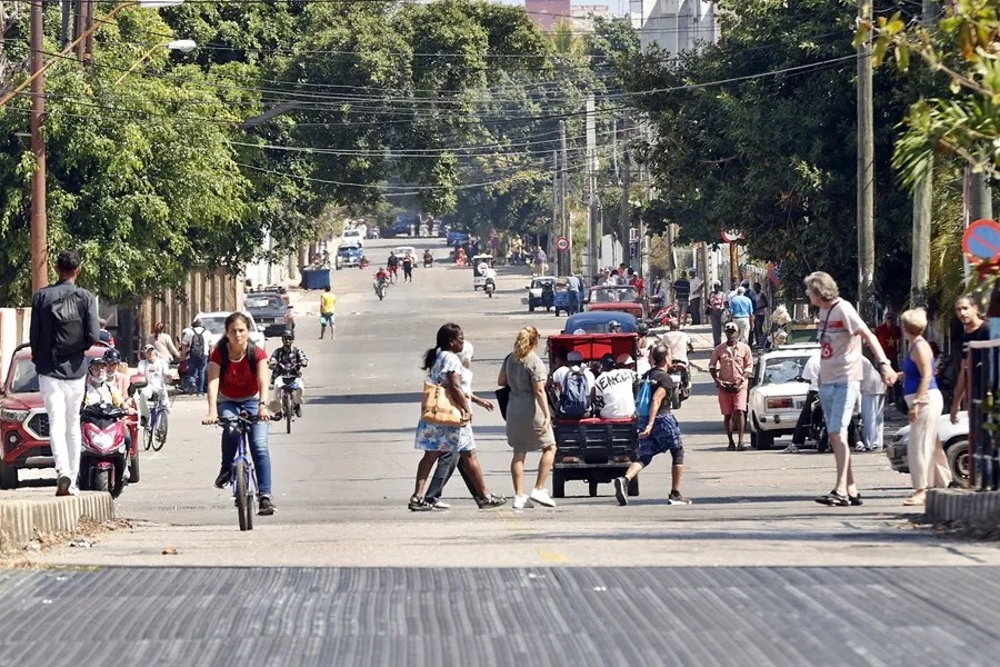El transporte público en Cuba, en estado crítico tras el racionamiento del combustible