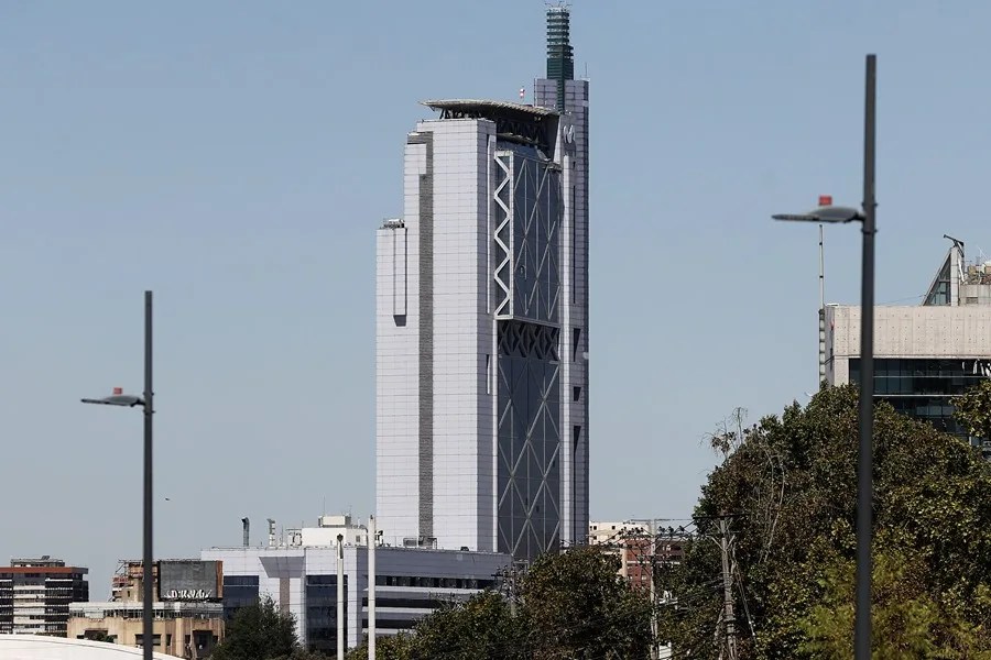 El icónico Edificio Telefónica, el último complejo de la operadora española en Chile