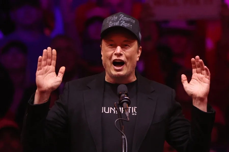 Elon Musk llama "Dirty Sanchez" a Pedro Sánchez y se refiere a él como un "tirano"