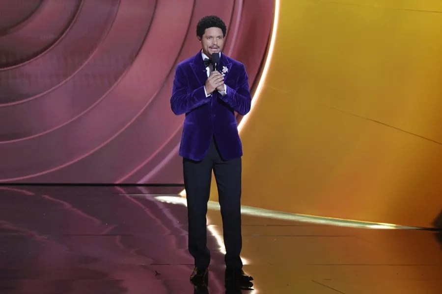 Trump amenaza con denunciar a Trevor Noah