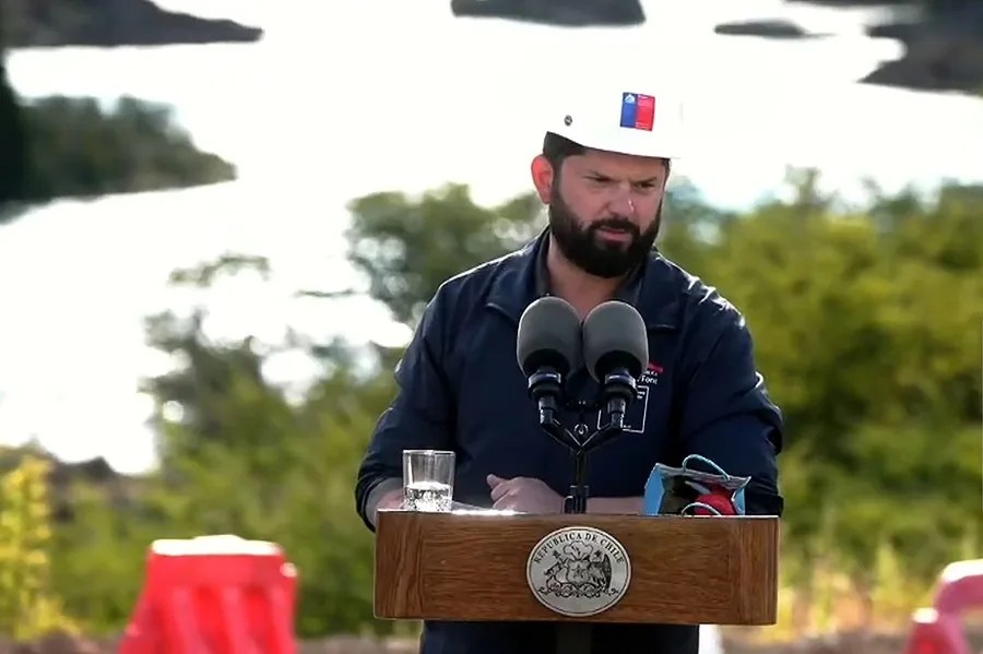 Boric inicia su despedida por zonas extremas y aisladas de Chile y pide no "postergarlas"