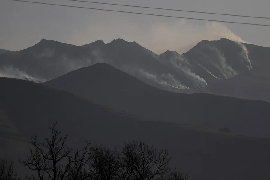 Continúan los incendios forestales en Cantabria