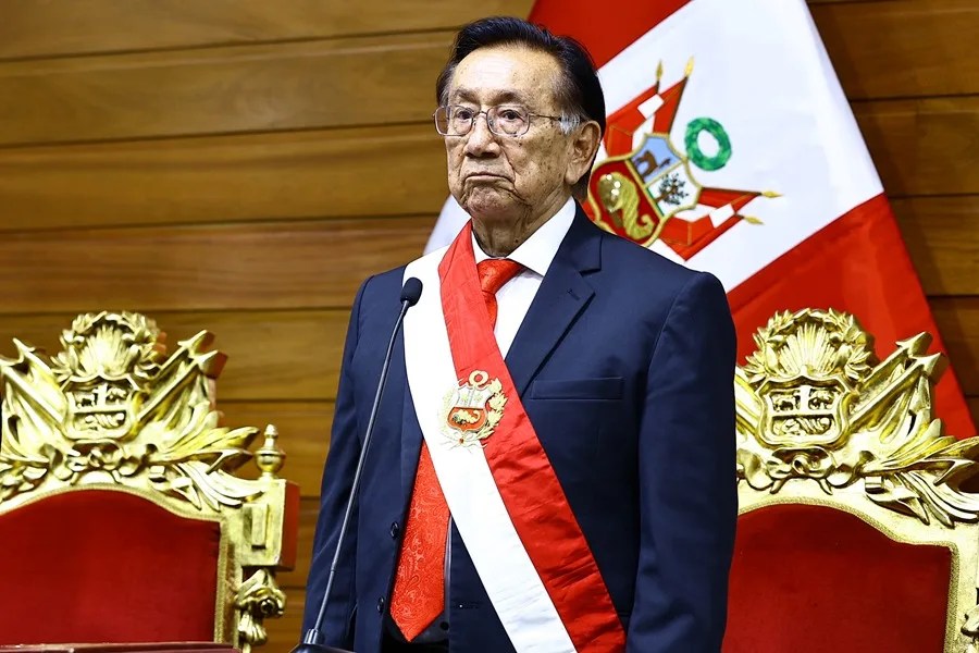 ¿Quién es José María Balcázar, el octavo presidente de Perú en 10 años de crisis política?