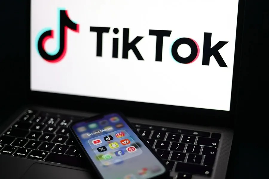 TikTok restablece su servicio en EE.UU. tras un apagón técnico entre acusaciones de censura