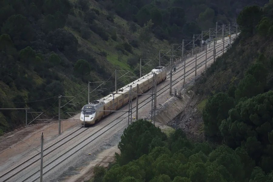 AYUDAS ADAMUZ GELIDA