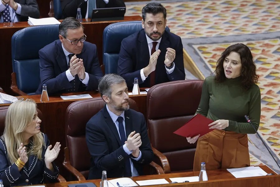 Ayuso Sánchez redes sociales menores