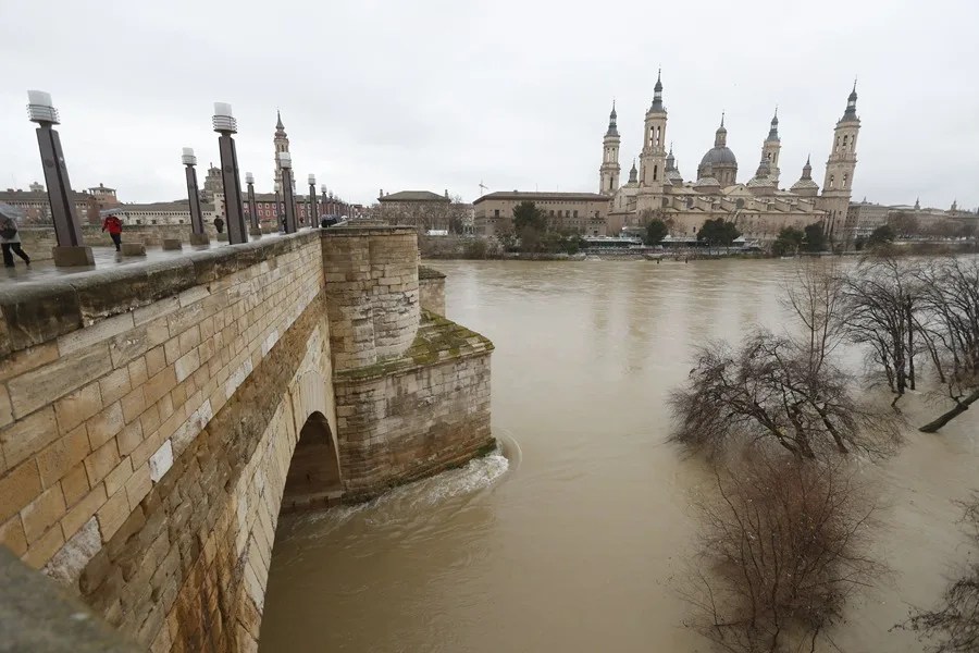 río Ebro crecida