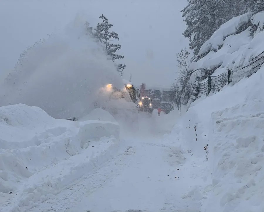 esquiadores avalancha