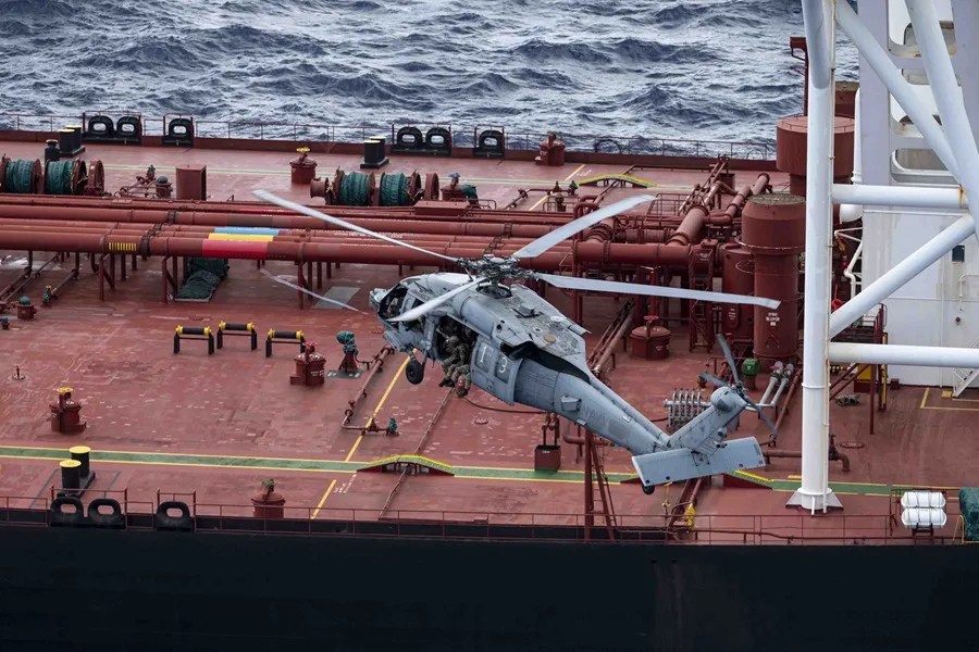 EEUU ABORDA PETROLERO INDICO