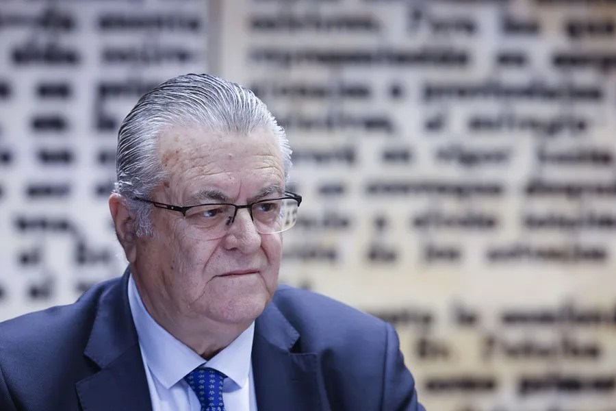 PRESIDENTE PLUS ULTRA SENADO