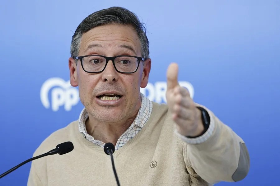 El secretario general del PP de Madrid, Alfonso Serrano, ayer en la sede de Génova.