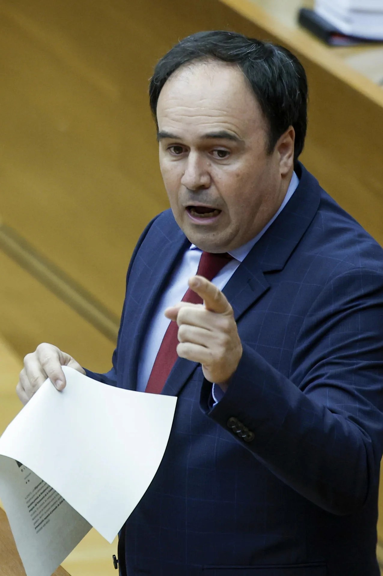 El president de la Generalitat, Juanfran Pérez Llorca, durante su primera sesión de control parlamentario de Les Corts Valencianes. EFE/Biel Aliño
