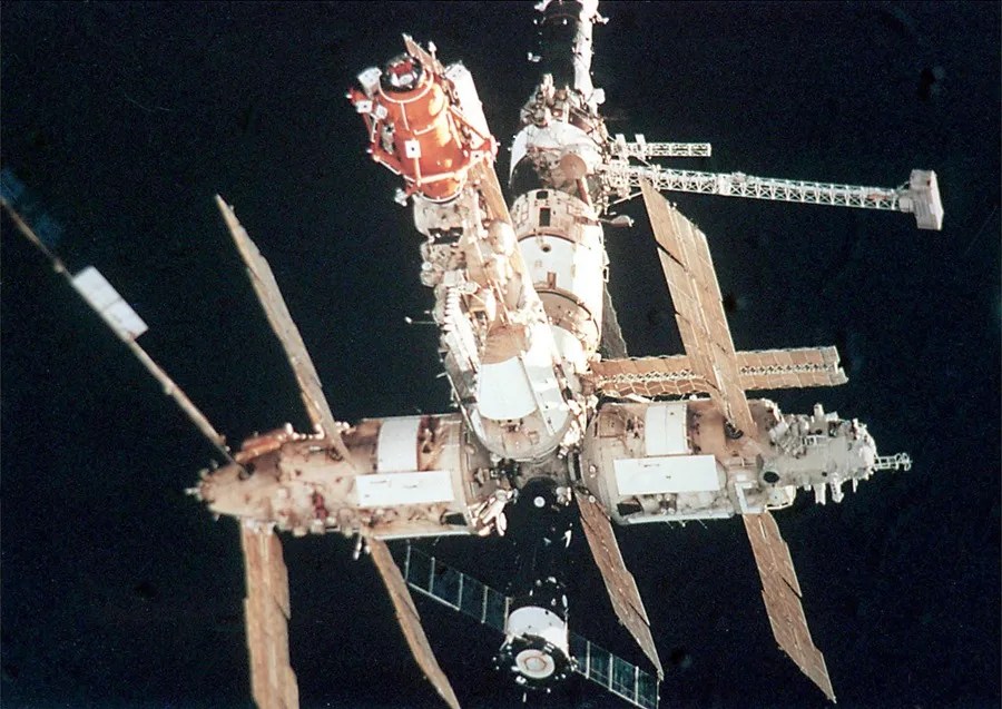 Una imagen de archivo sin fecha de la estación orbital Mir.