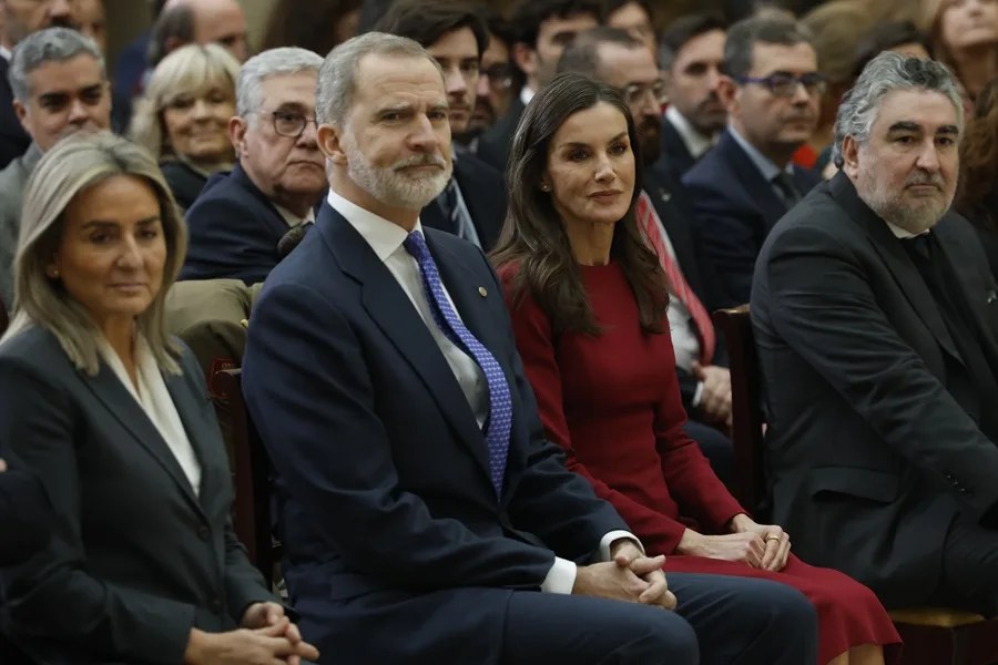 sueldo reyes Felipe Letizia