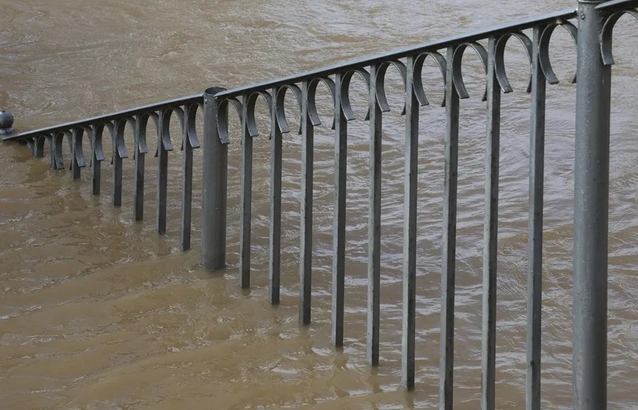 El caudal del río Duero continúa en ascenso en la ciudad de Zamora