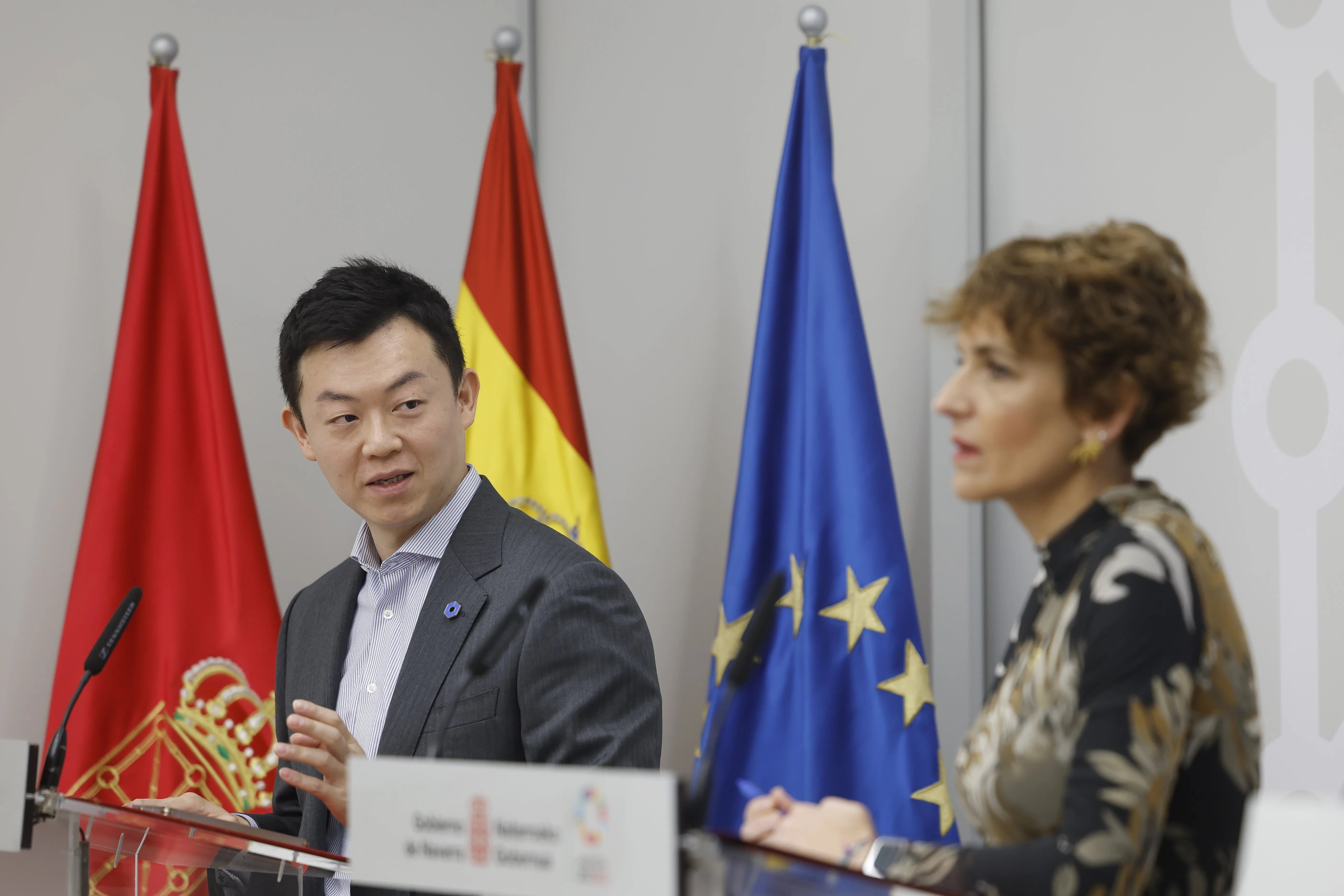 Imagen de la presentación del acuerdo inicial entre la empresa china Hithium y el Gobierno de Navarra para la instalación en la Comunidad foral de una planta de producción