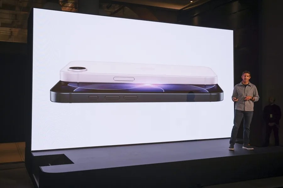 Apple iPhone MacBook