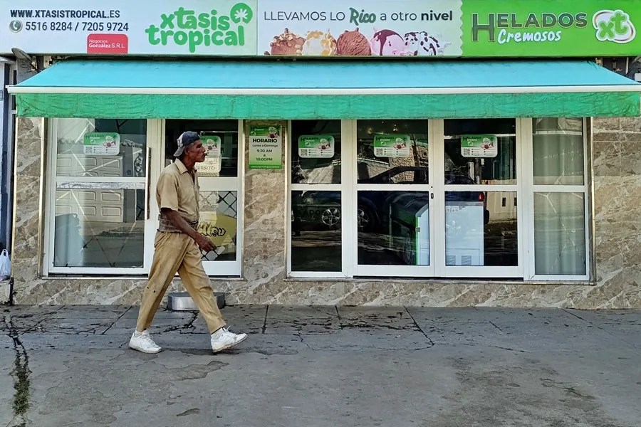 Cuba permitirá a sus ciudadanos en el extranjero invertir en empresas privadas de la isla