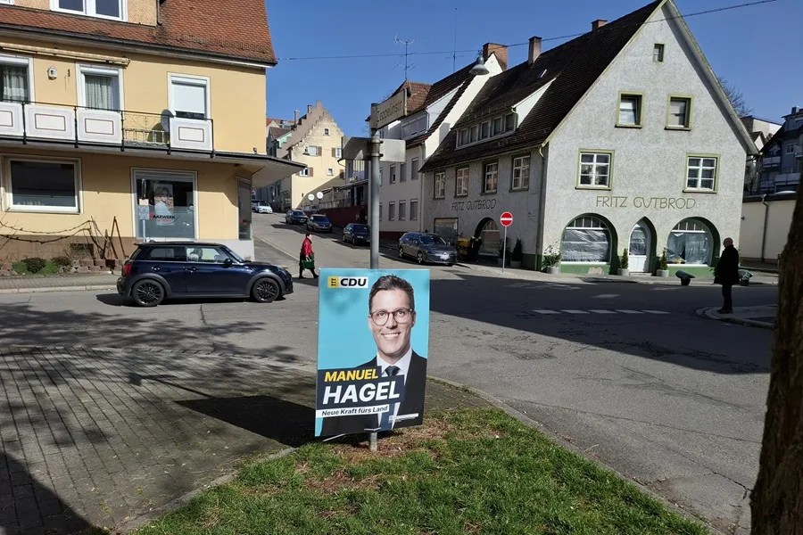 Vista del cartel electoral de la CDU en Donaueschingen, Alemania este sábado.
