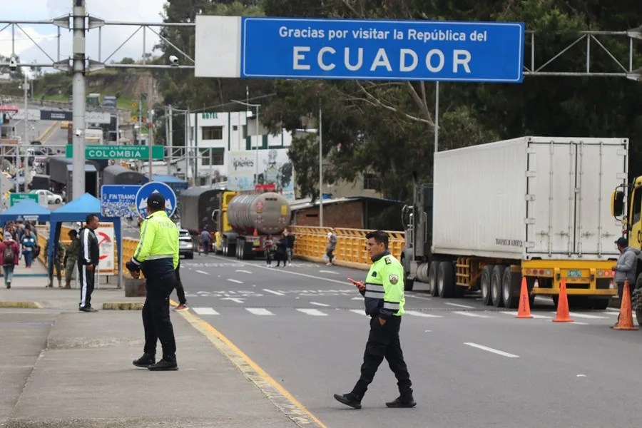 Colombia y Ecuador dan por superado el incidente de la bomba sin explotar en la frontera