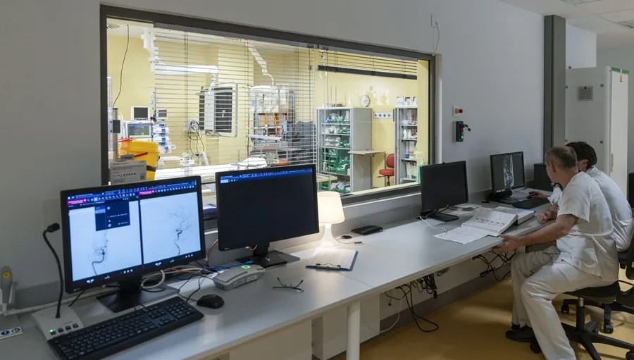 Sala del angiógrafo bi plano