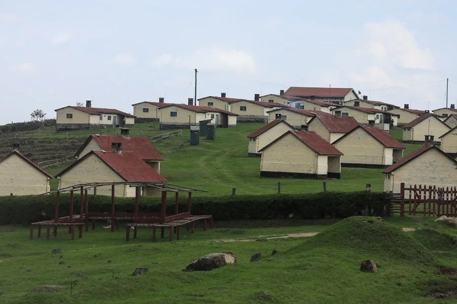 Hallan 33 cuerpos en una fosa común en Kenia