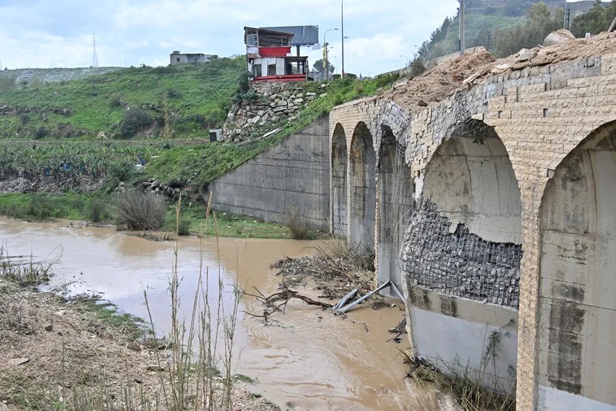 Israel ataca los puentes sobre el río Litani, en el sur del Líbano