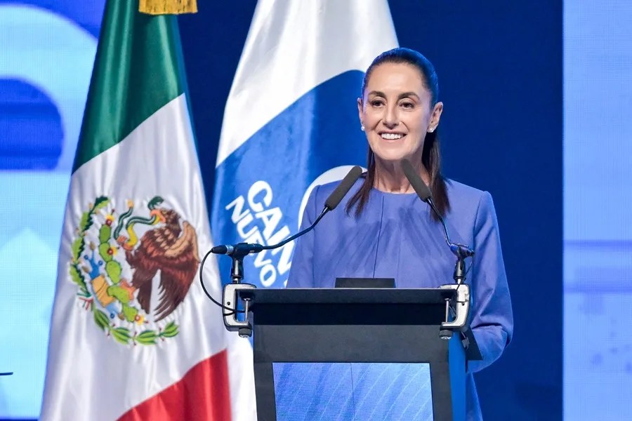 La presidenta de México, Claudia Sheinbaum, habla durante la 82 Asamblea Anual de la Cámara de la Industria de la Transformación (Caintra) este miércoles, en Monterrey (México). EFE/Miguel Sierra