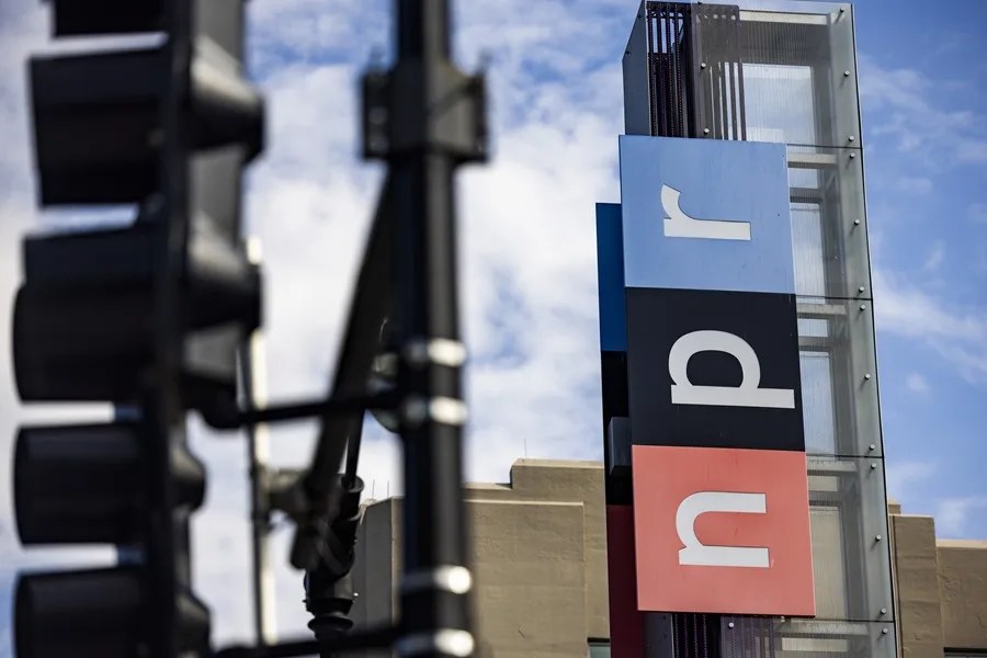 NPR PBS fondos