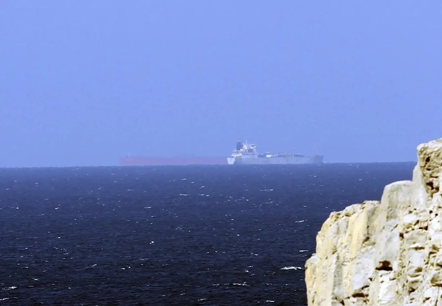 EE.UU. advierte a la población iraní junto a las instalaciones portuarias usadas para atacar en el estrecho de Ormuz