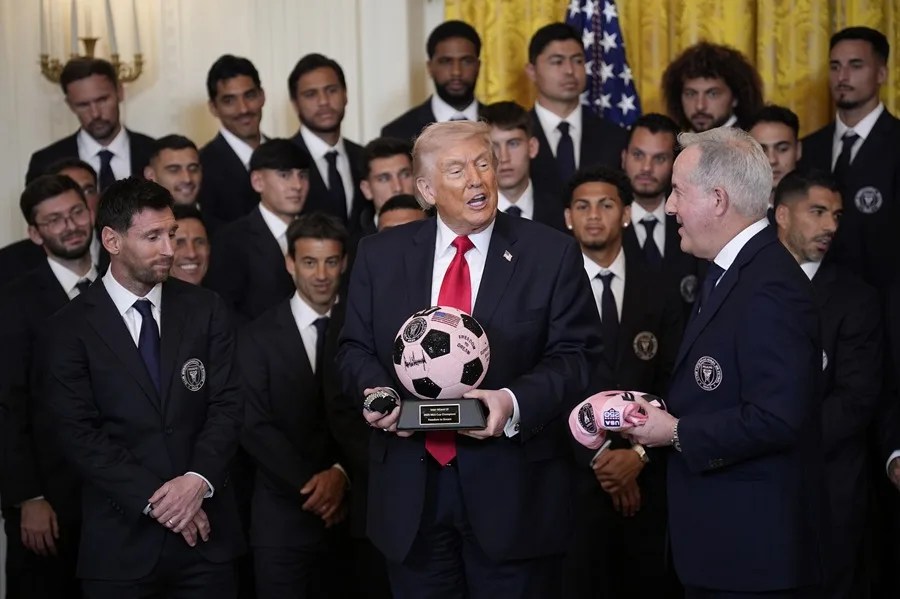 Trump: ¿Quién es mejor, Pelé o Messi? Yo creo que Messi"