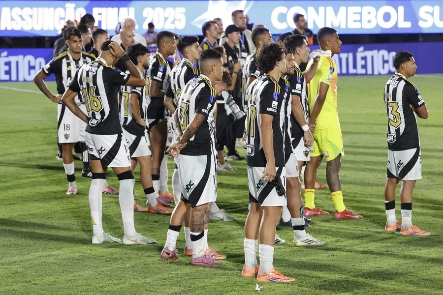 Atlético Mineiro repudia las agresiones entre jugadores en un partido con 23 expulsados