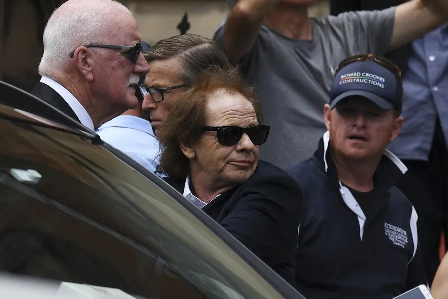 El guitarrista de AC/DC, Stevie Young, es ingresado en un hospital de Buenos Aires