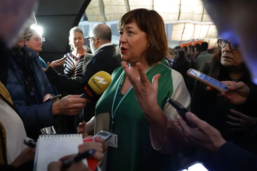 La directora de ARCO, Maribel López, se dirige a medios de comunicación durante la apertura de la 45ª edición de la feria de arte contemporáneo, este miércoles en Madrid.