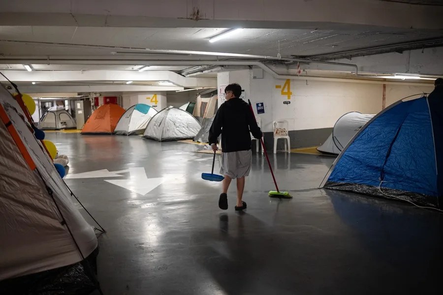 Las tiendas del Dizengoff Center, uno de los centros comerciales más conocidos de Tel Aviv, mantienen sus puertas abiertas.