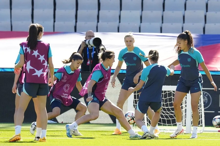 Las jugadoras del FC Barcelona femenino durante un entrenamiento