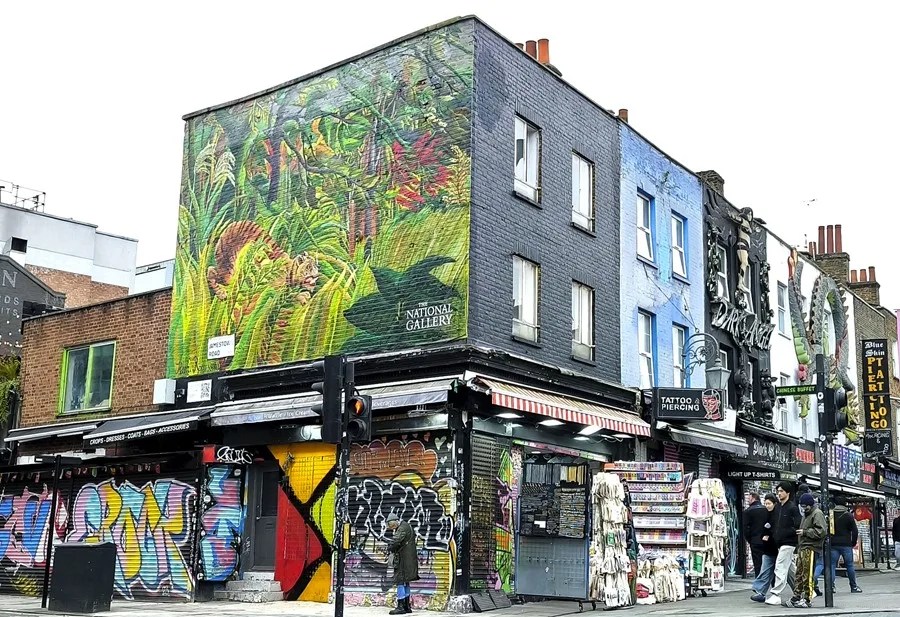 La National Gallery lleva al Camden londinense un enorme mural con la jungla de Rousseau
