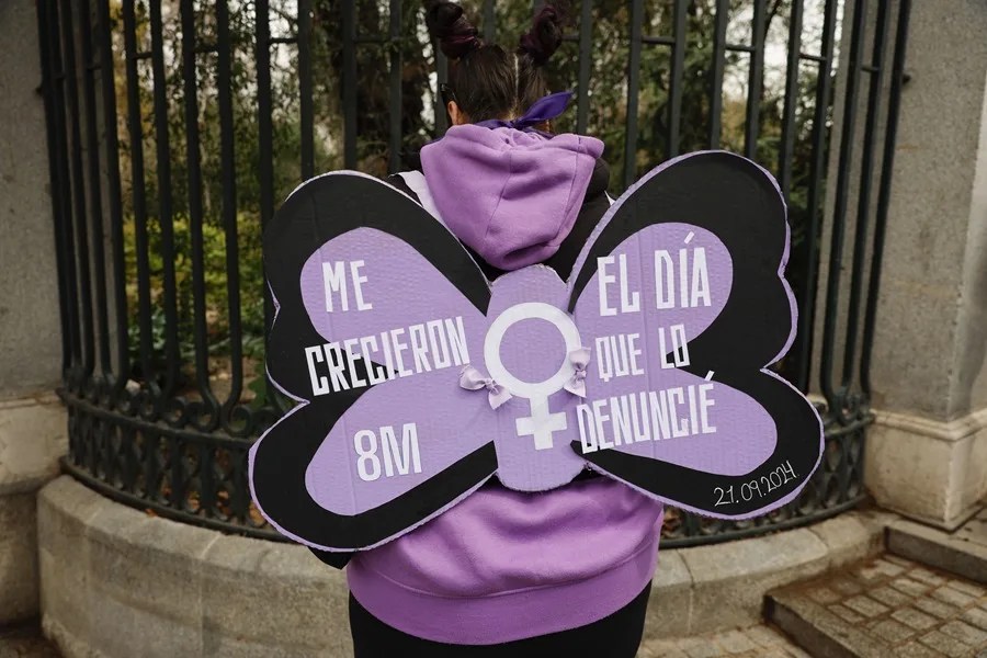 Detalle del mensaje de una participante en la manifestación convocada por la Comisión 8M con motivo del Día de la Mujer