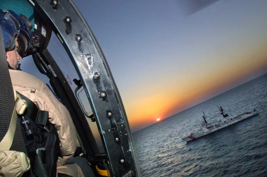 La agencia británica de Operaciones Comerciales Marítimas (UKMTO, en inglés) informó este jueves de una gran explosión frente a la costa meridional de Kuwait