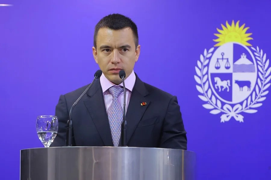 NOBOA NIEGA BOMBARDEOS COLOMBIA