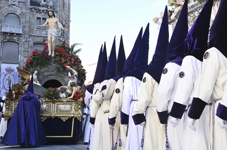 Procesión de Domingo de Resurrección de la Cofradía Jesús Divino Obrero, en León.