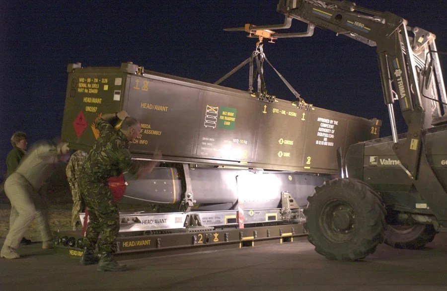 preparación de un misil Storm Shadow