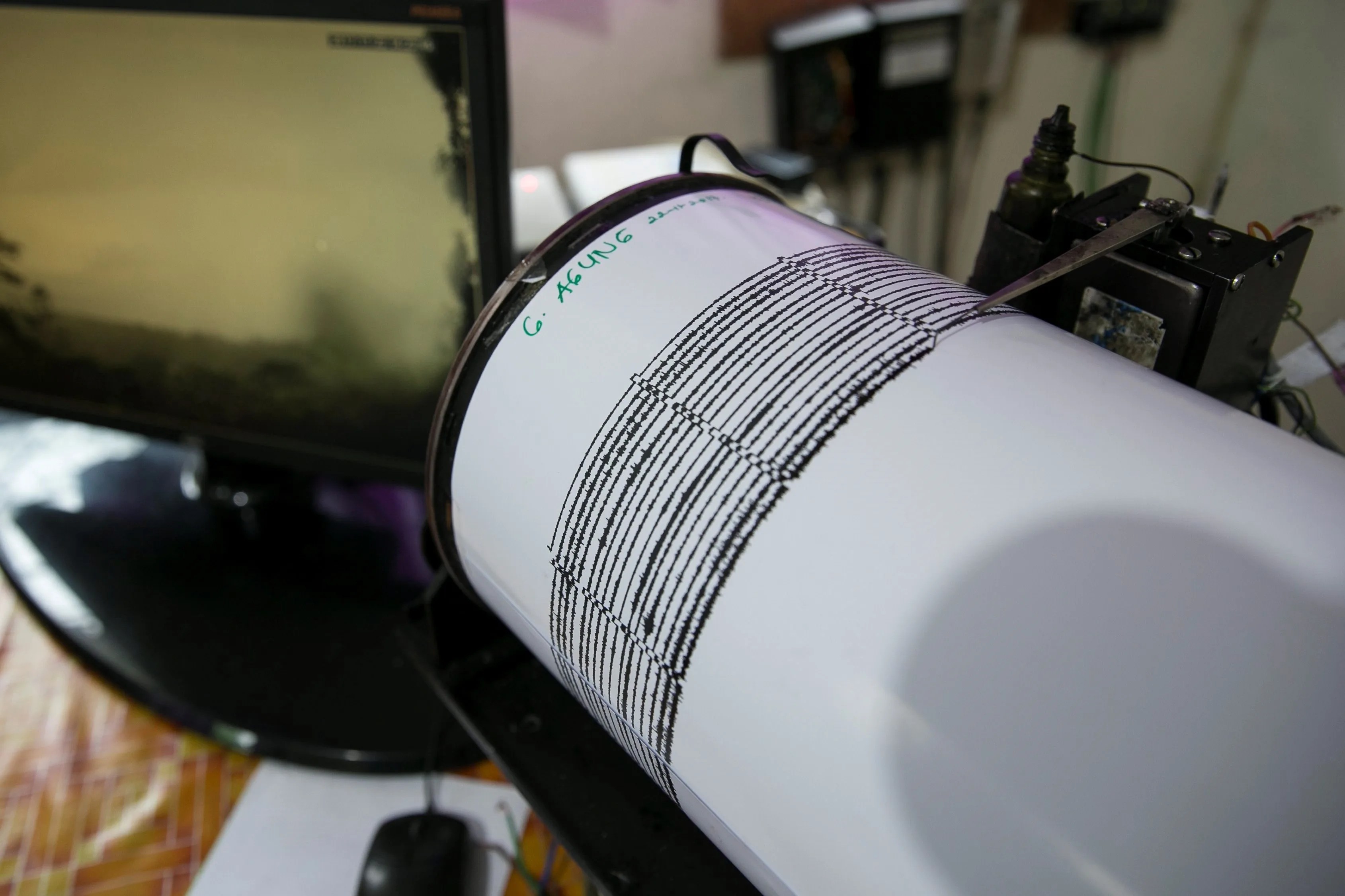 Un sismógrafo muestra la actividad, en una imagen de archivo.