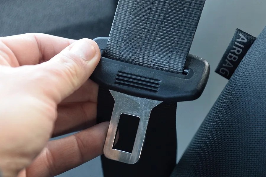 Vista de un cinturón de seguridad de un coche
