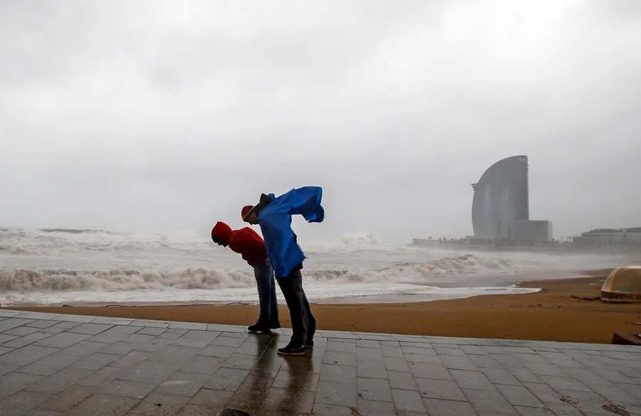 TEMPORAL VIENTO CATALUÑA
