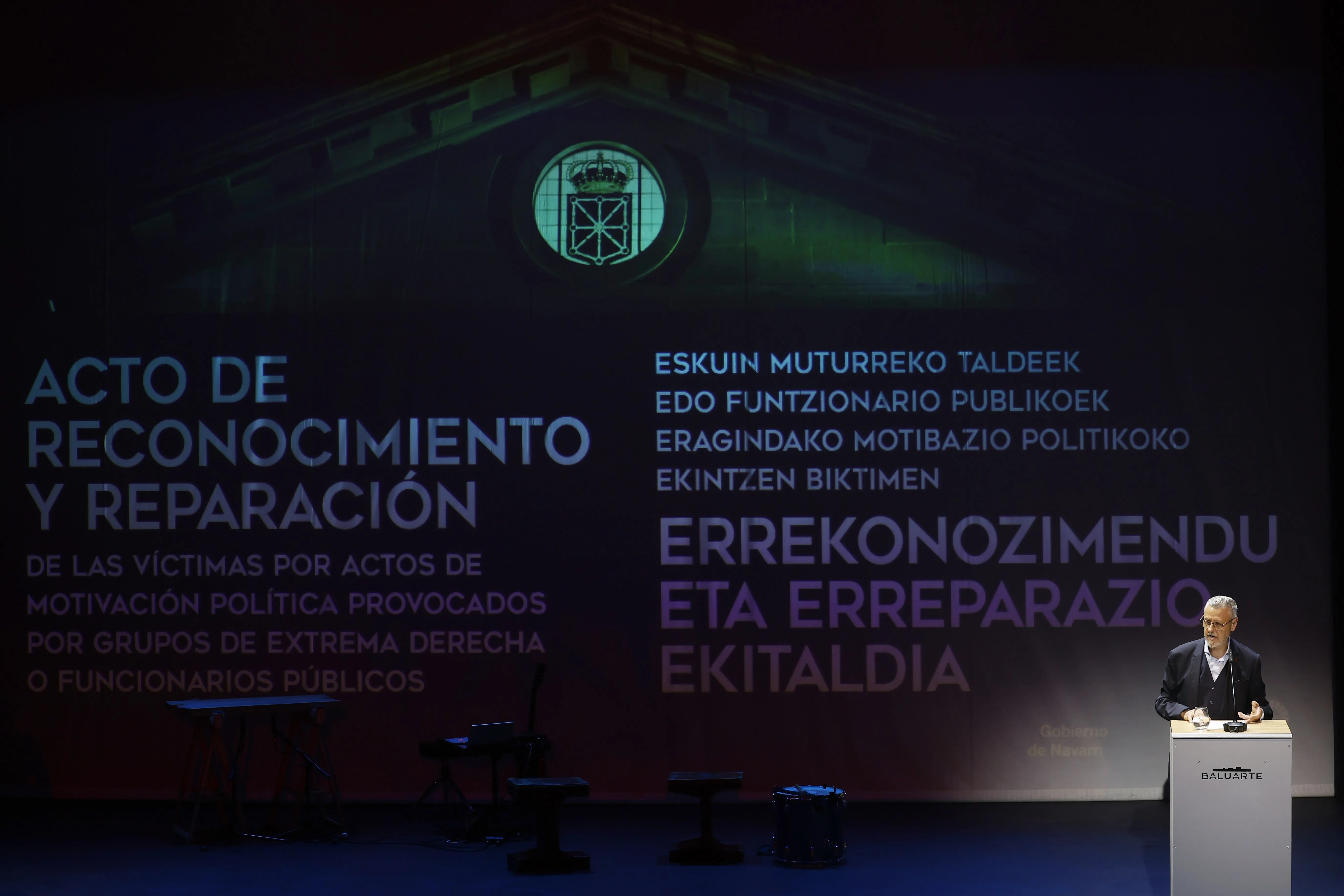 Imagen del acto de reconocimiento del Gobierno foral a 81 víctimas de violencia policial o de grupos de extrema derecha