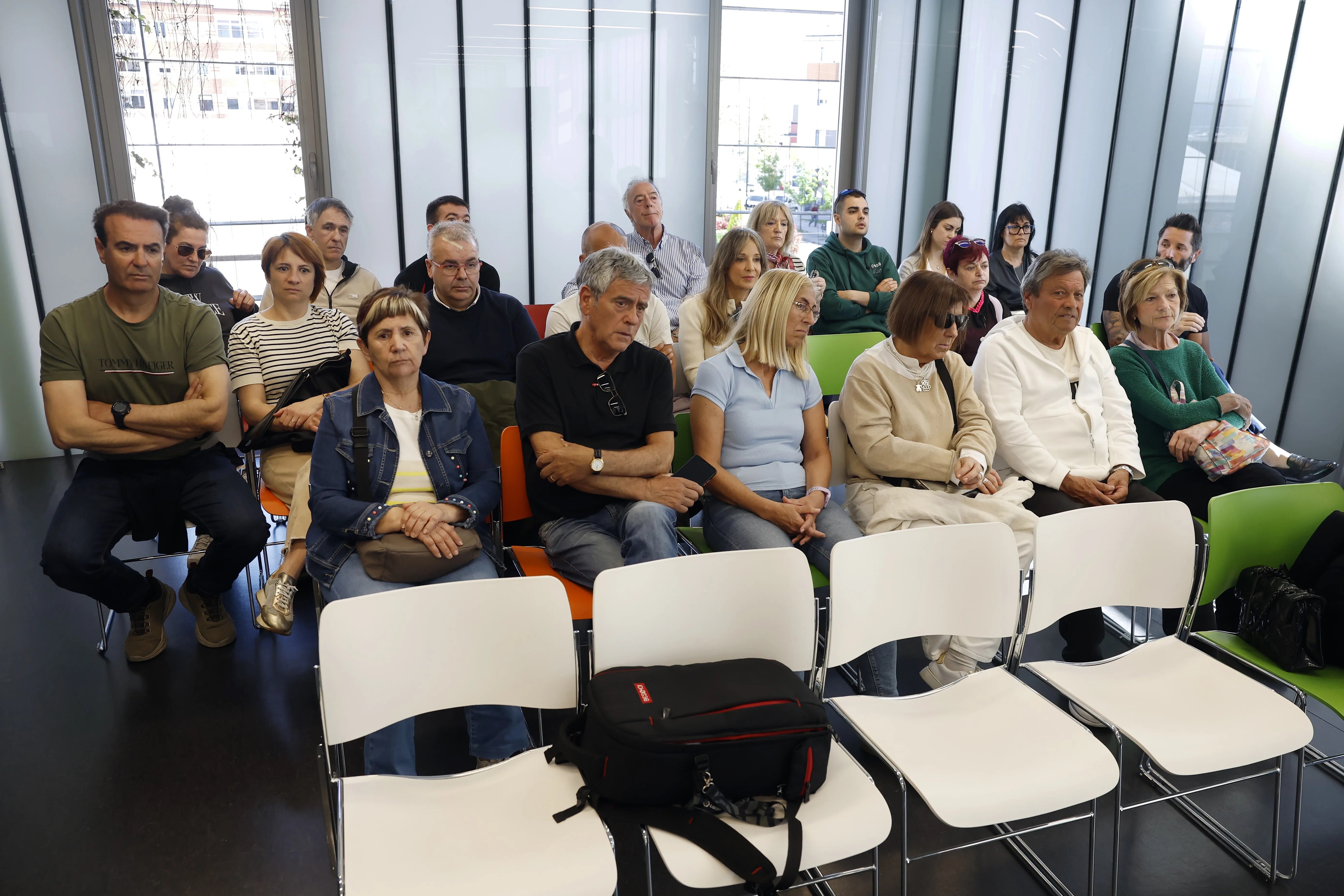 Imagen de la comparecencia del alcalde y concejales de Noáin sobre la situación d ellos afectados por la explosión de gas de enero de 2025
