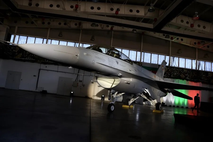 EE.UU. advierte de represalias a Perú "si negocia con mala fe", en medio de la compra de aviones